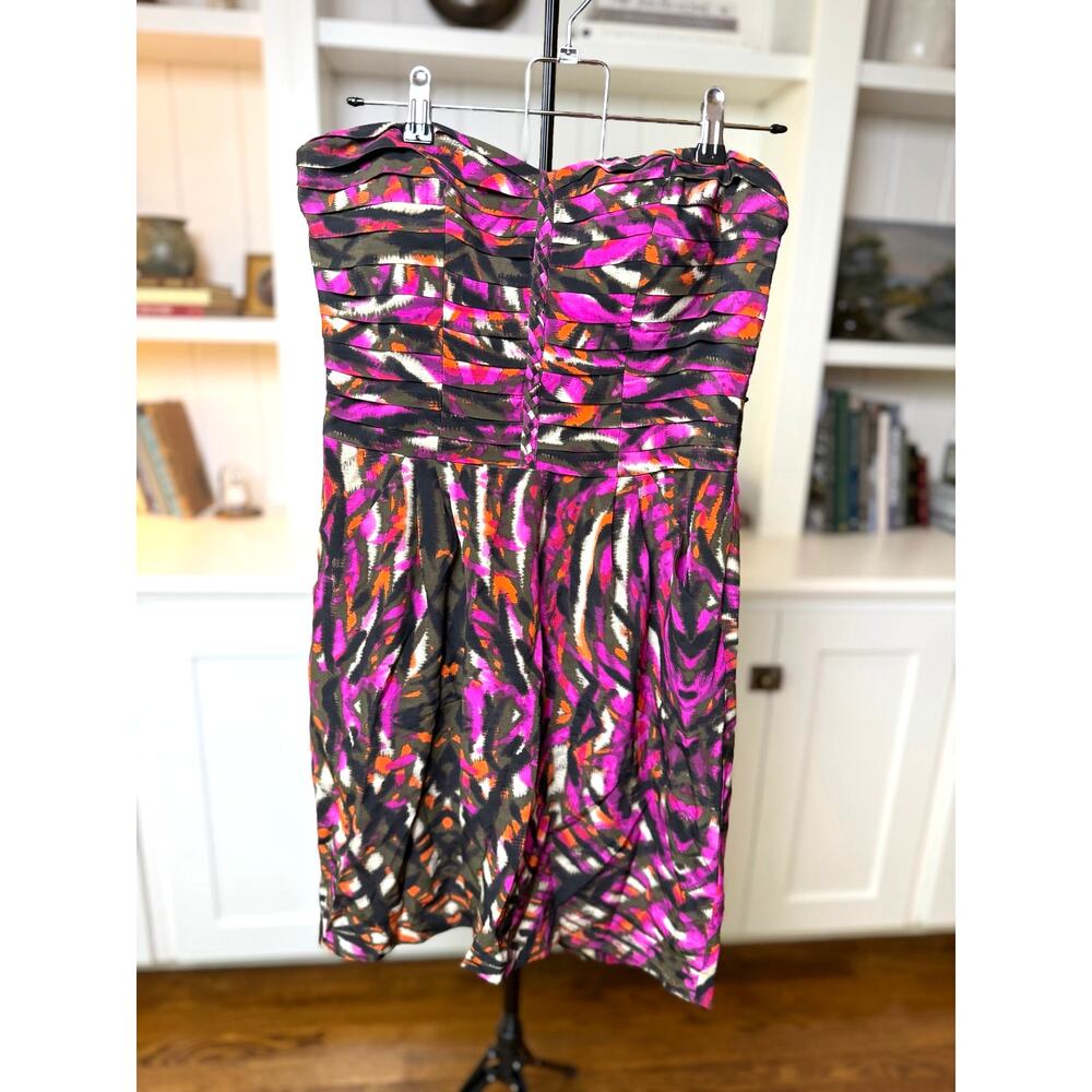💜 Charlie Jade Strapless Abstract Print Mini Dress | Size S/P | Magenta/Multi